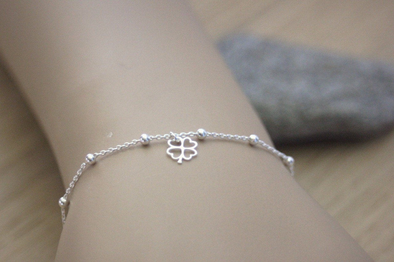 Bracelet argent massif breloque trèfle à 4 feuilles